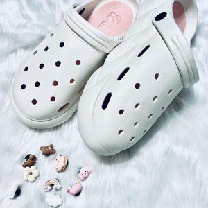 Swedish for women, like crocs, comfortable for use